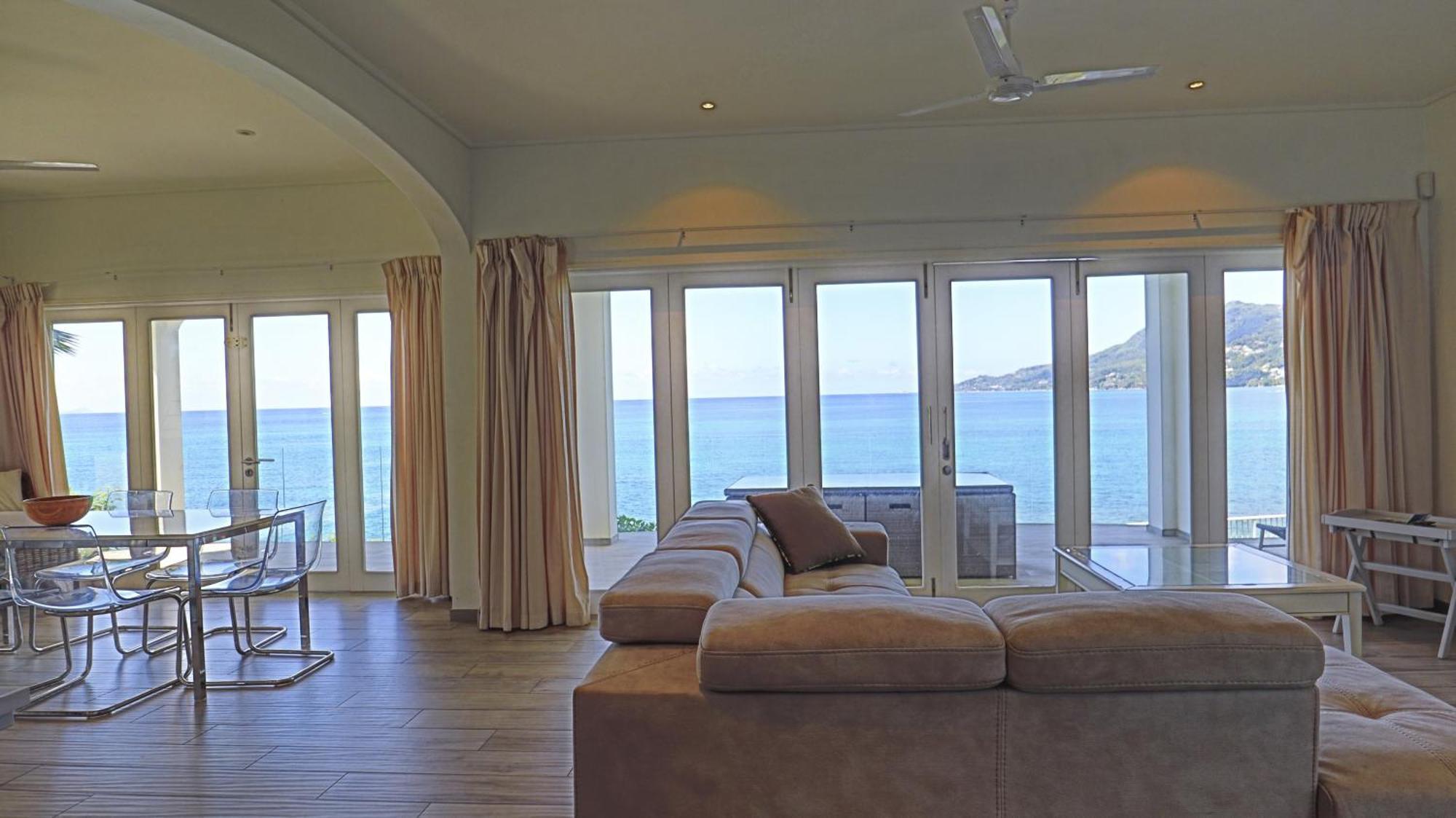 Vallonend Beachfront Villa With Excellent View Бель-Омбр Экстерьер фото