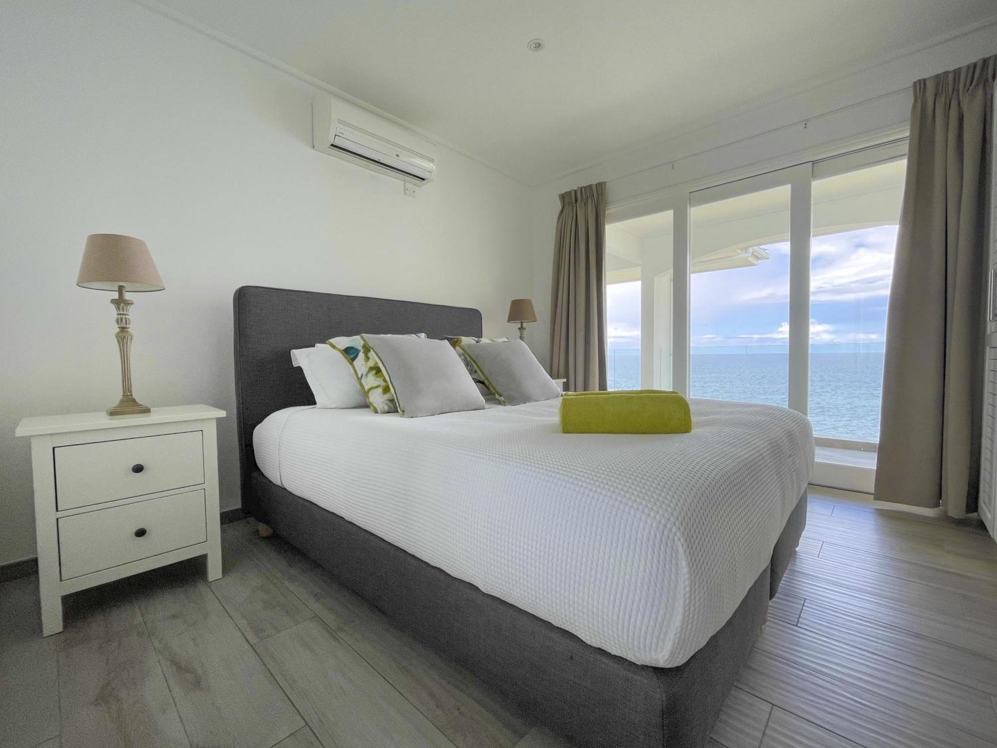 Vallonend Beachfront Villa With Excellent View Бель-Омбр Экстерьер фото